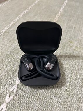 Shokz OpenAir Wireless Earbuds in Black with Silver Accents